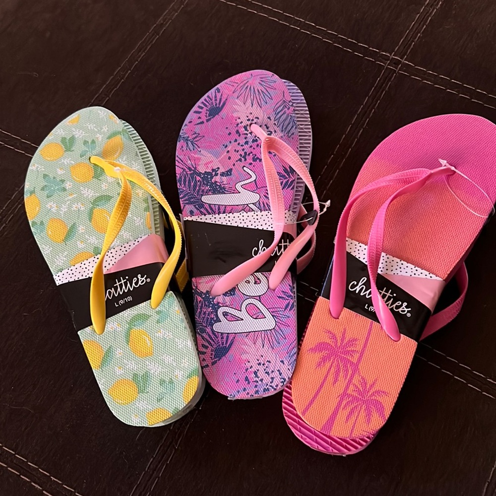 NWT (3) CHATTIES SANDALS Set ☀️🏝️